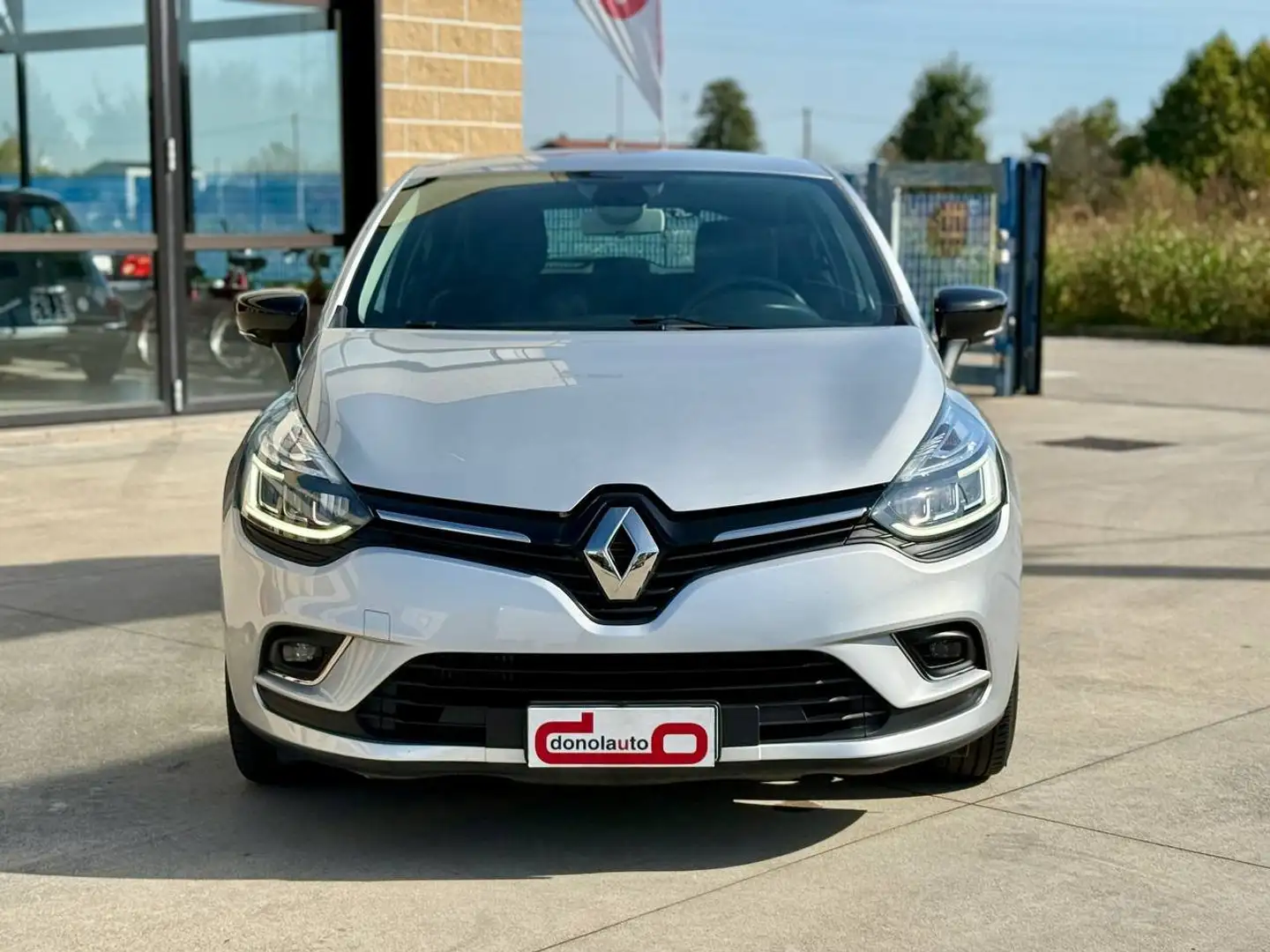 Renault Clio 2017 0.9 tce Moschino Zen 90cv FULL OPTIONAL Silber - 2