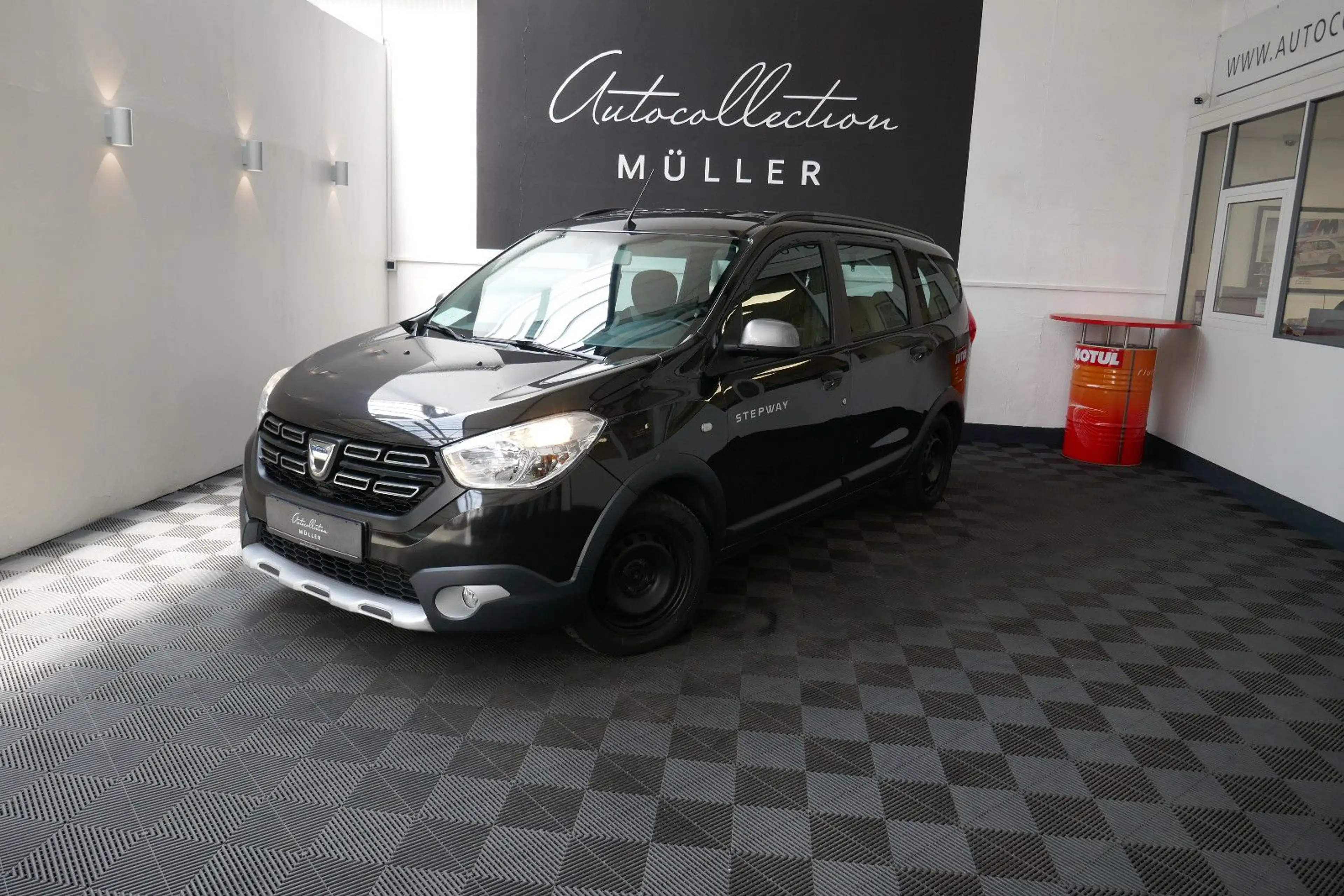Dacia Lodgy Stepway *KLIMA*NAVI*1.HD.*7 Sitzer*57 TKM — photo 4