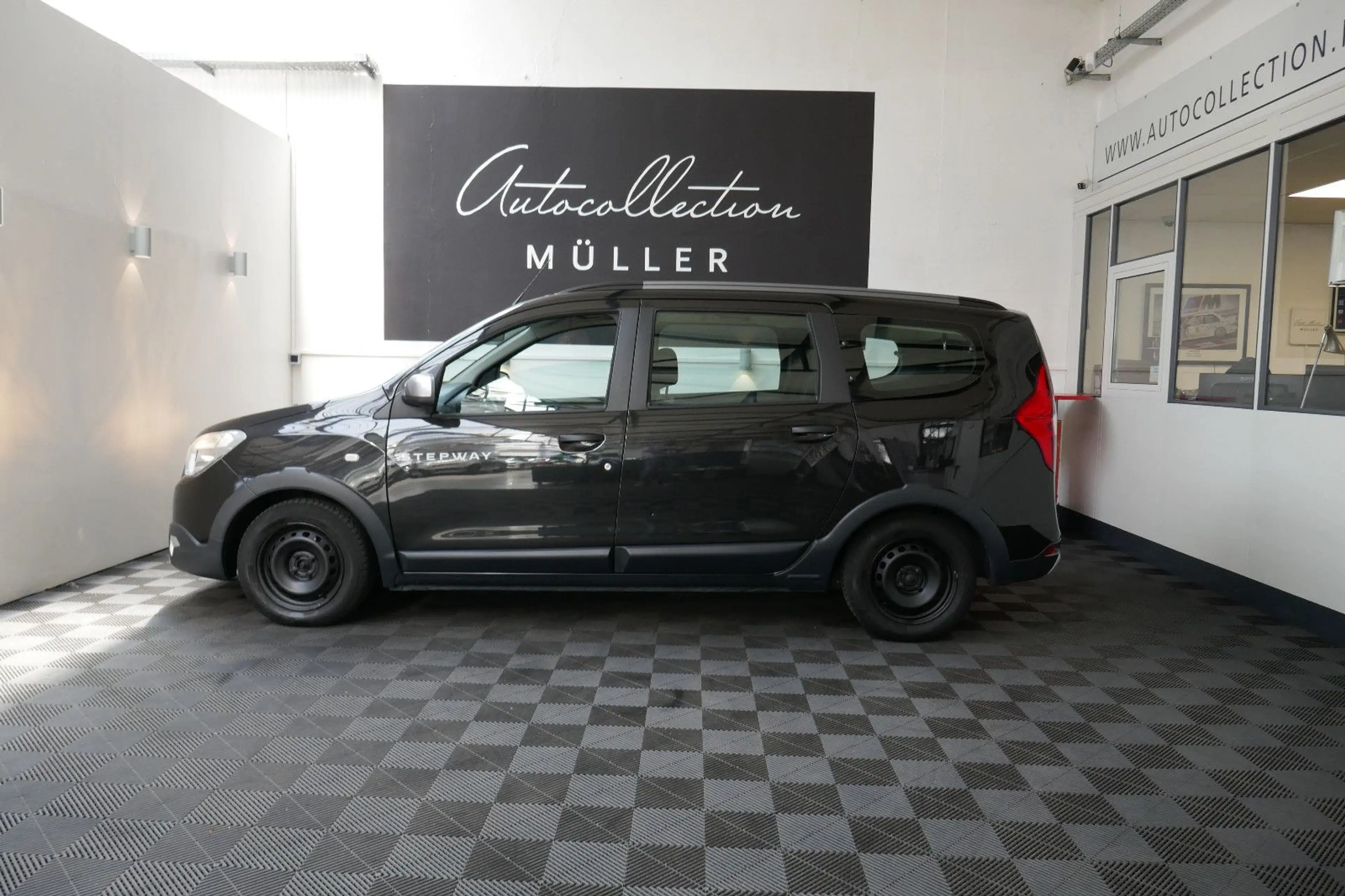 Dacia Lodgy Stepway *KLIMA*NAVI*1.HD.*7 Sitzer*57 TKM — photo 5
