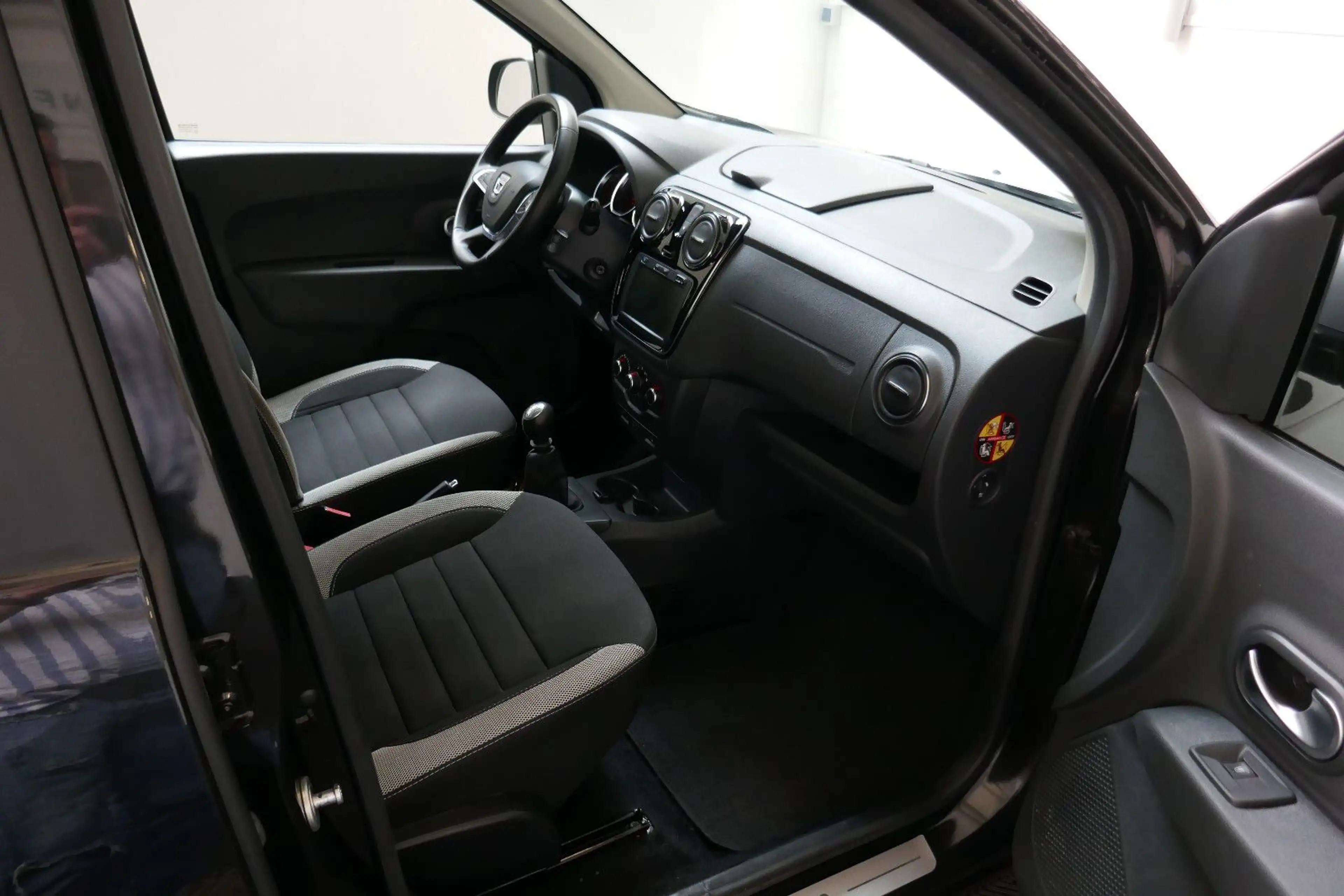 Dacia Lodgy Stepway *KLIMA*NAVI*1.HD.*7 Sitzer*57 TKM — photo 12