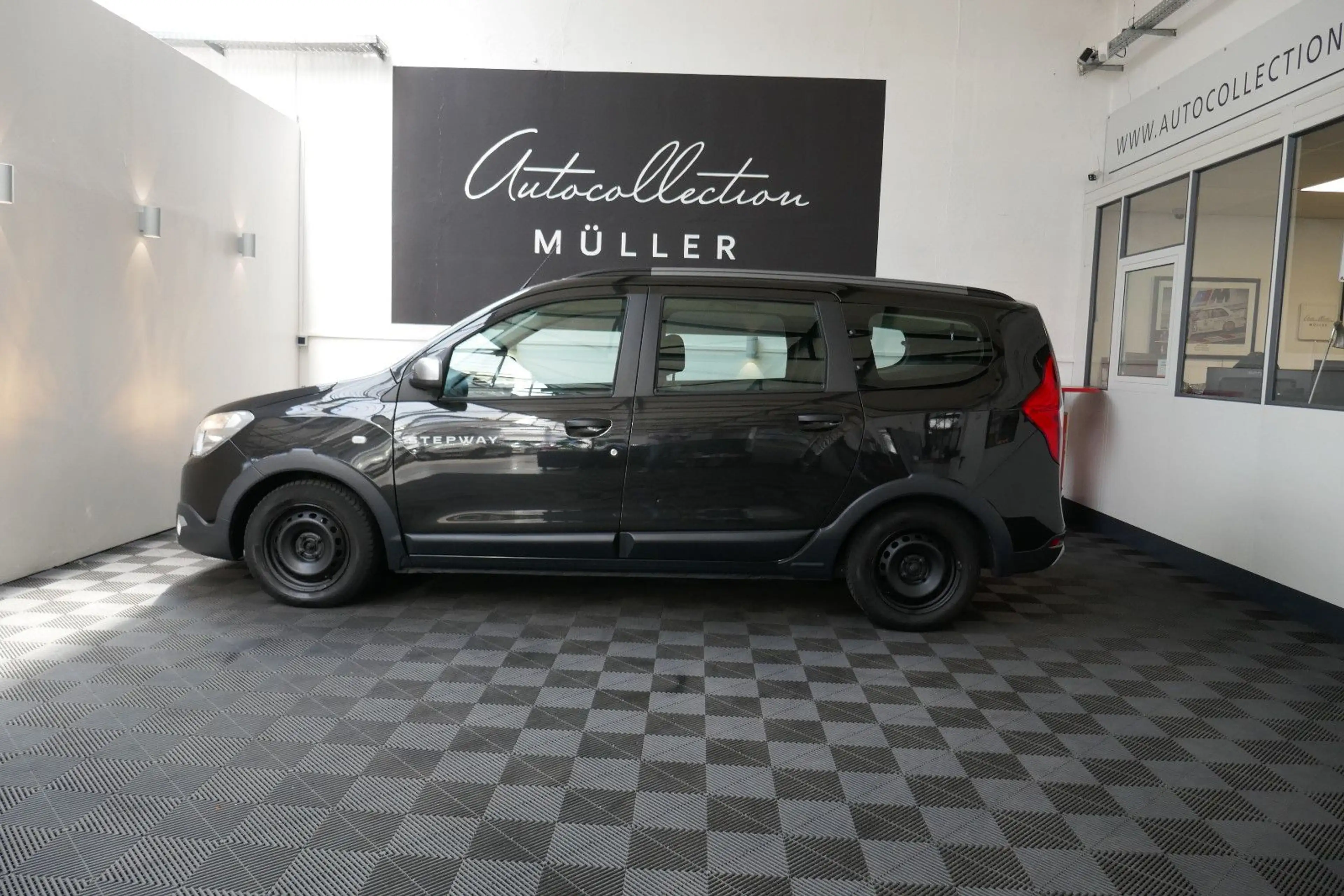 Dacia Lodgy Stepway *KLIMA*NAVI*1.HD.*7 Sitzer*57 TKM — photo 7
