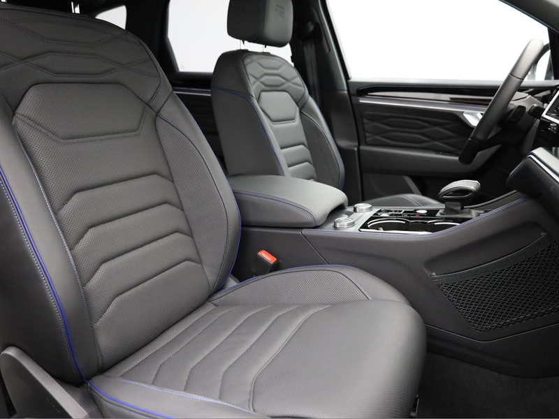 Volkswagen Touareg 3,0 TFSI eHybrid 462 PK TIPTRONIC 4 MOTION — photo 3
