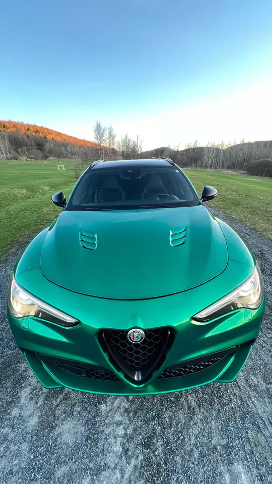 Alfa Romeo Stelvio снимка Alfa Romeo Stelvio