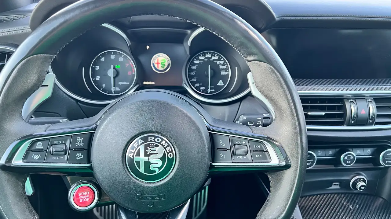 Alfa Romeo Stelvio снимка Alfa Romeo Stelvio