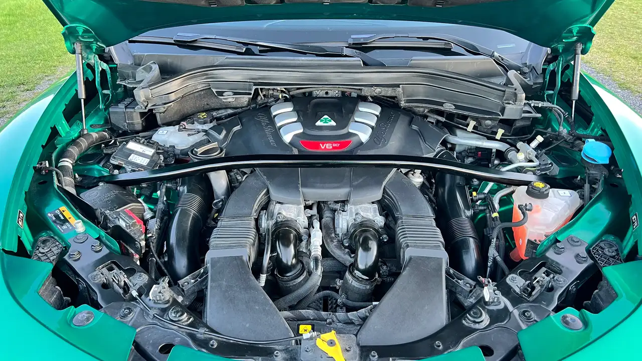 Alfa Romeo Stelvio снимка Alfa Romeo Stelvio