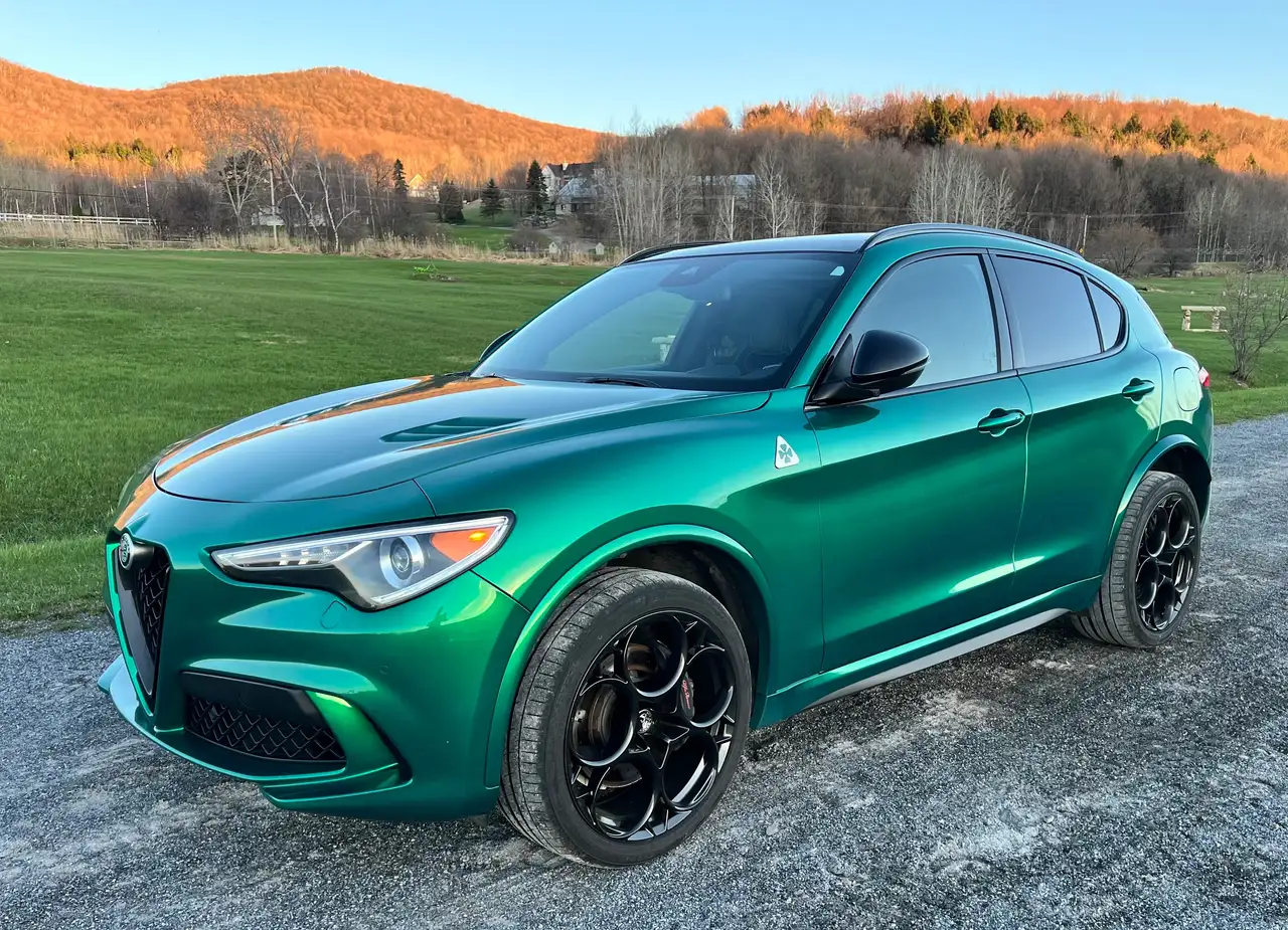 Alfa Romeo Stelvio снимка Alfa Romeo Stelvio