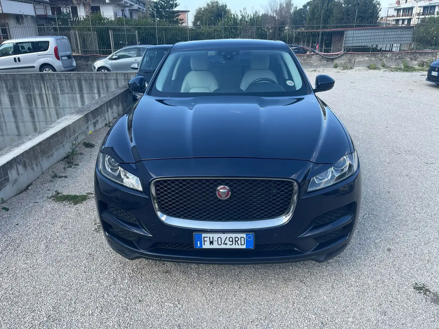Jaguar F-Pace F-Pace 2.0d i4 Prestige awd 180cv auto my19 Blu/Azzurro - 1