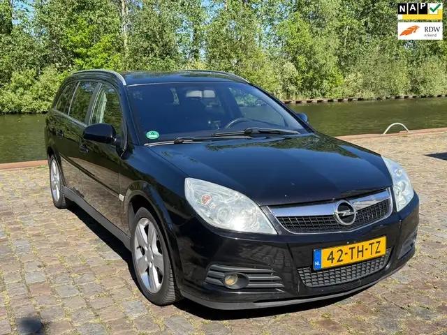 Opel Vectra Wagon 2.2-16V Cosmo