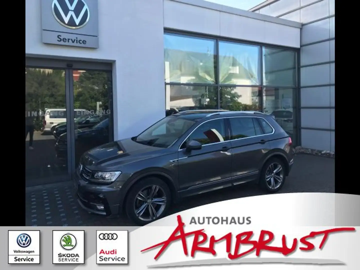 Volkswagen Tiguan Highline 132KW 4 Motion DSG Navi LED Klima Grijs - 1