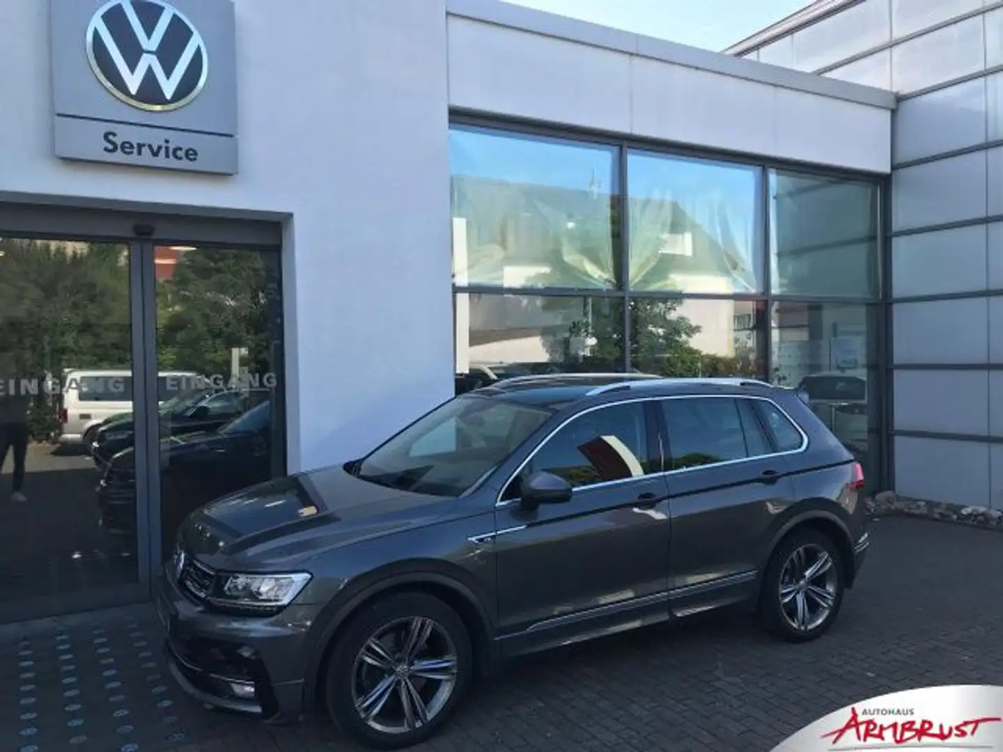 Volkswagen Tiguan Highline 132KW 4 Motion DSG Navi LED Klima Grijs - 2