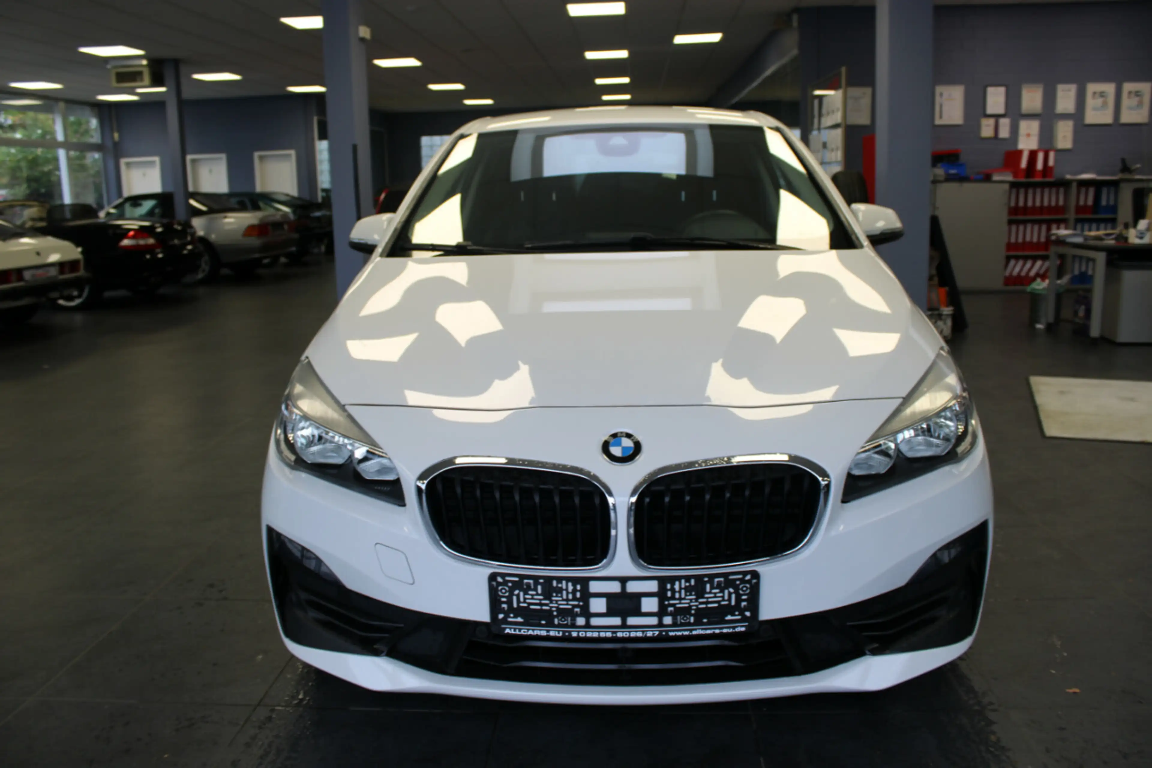 BMW 216 216i Active Tourer - Navi - SHZ - PDC - 1.HAND - — photo 2