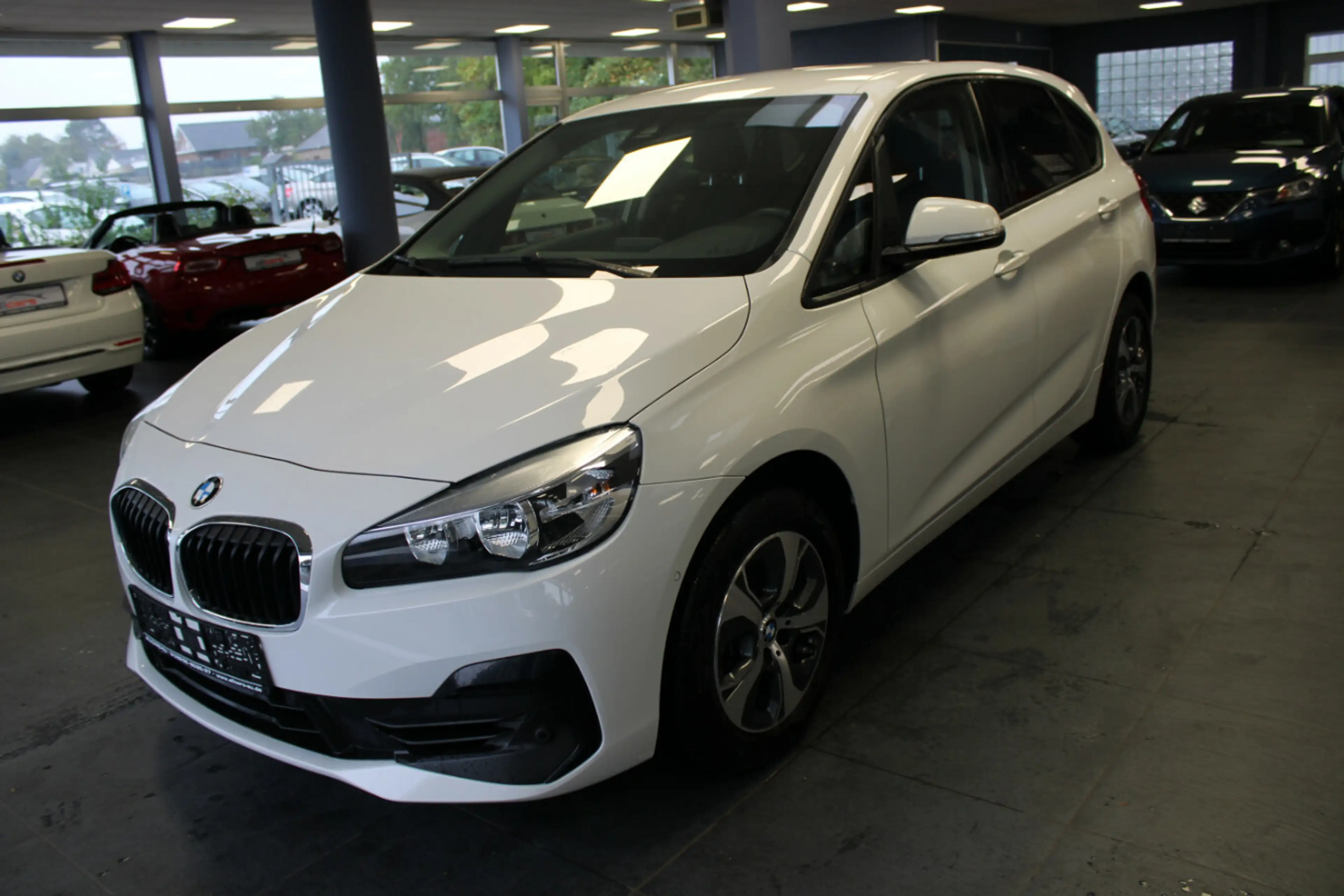 BMW 216 216i Active Tourer - Navi - SHZ - PDC - 1.HAND - — photo 3