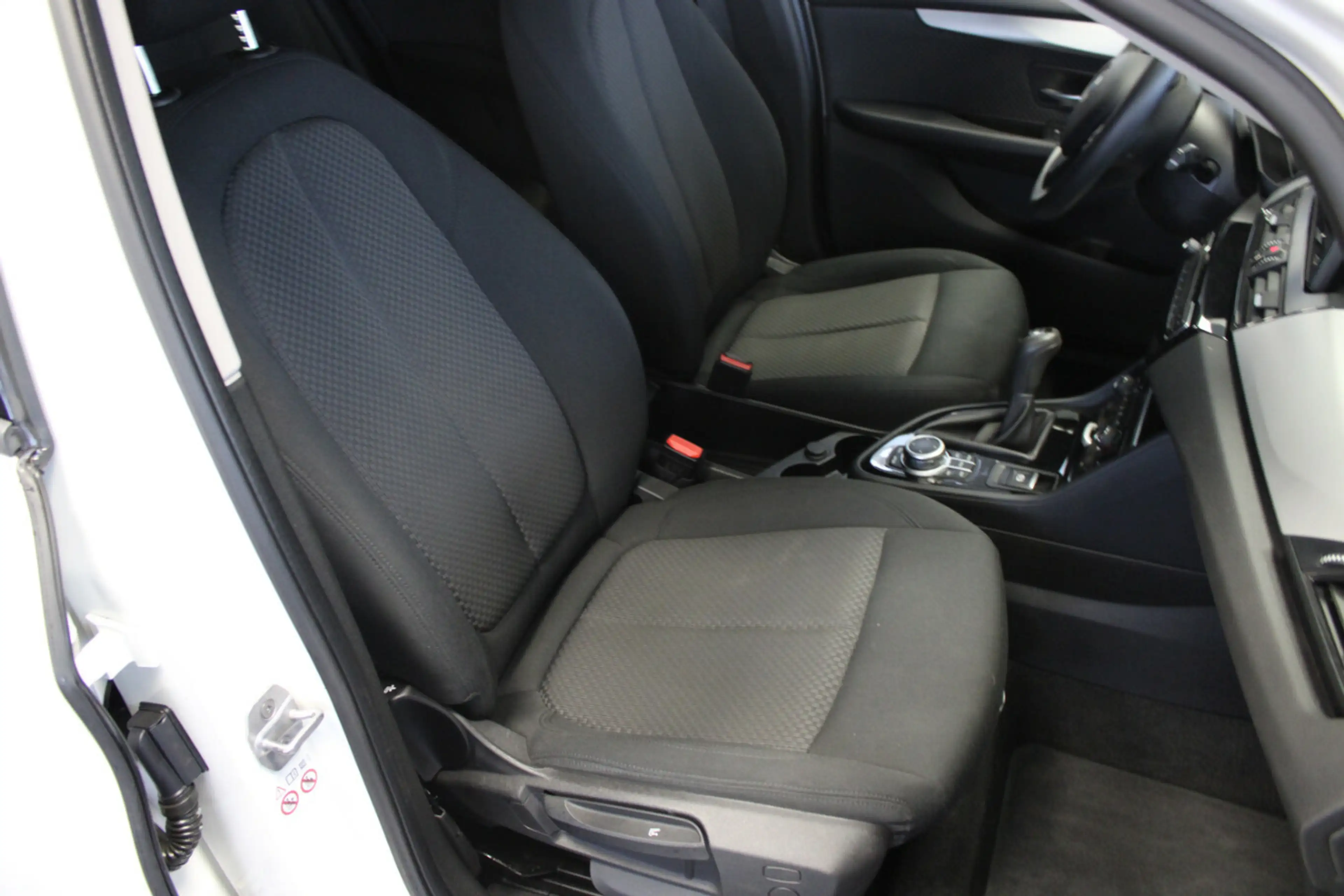 BMW 216 216i Active Tourer - Navi - SHZ - PDC - 1.HAND - — photo 12