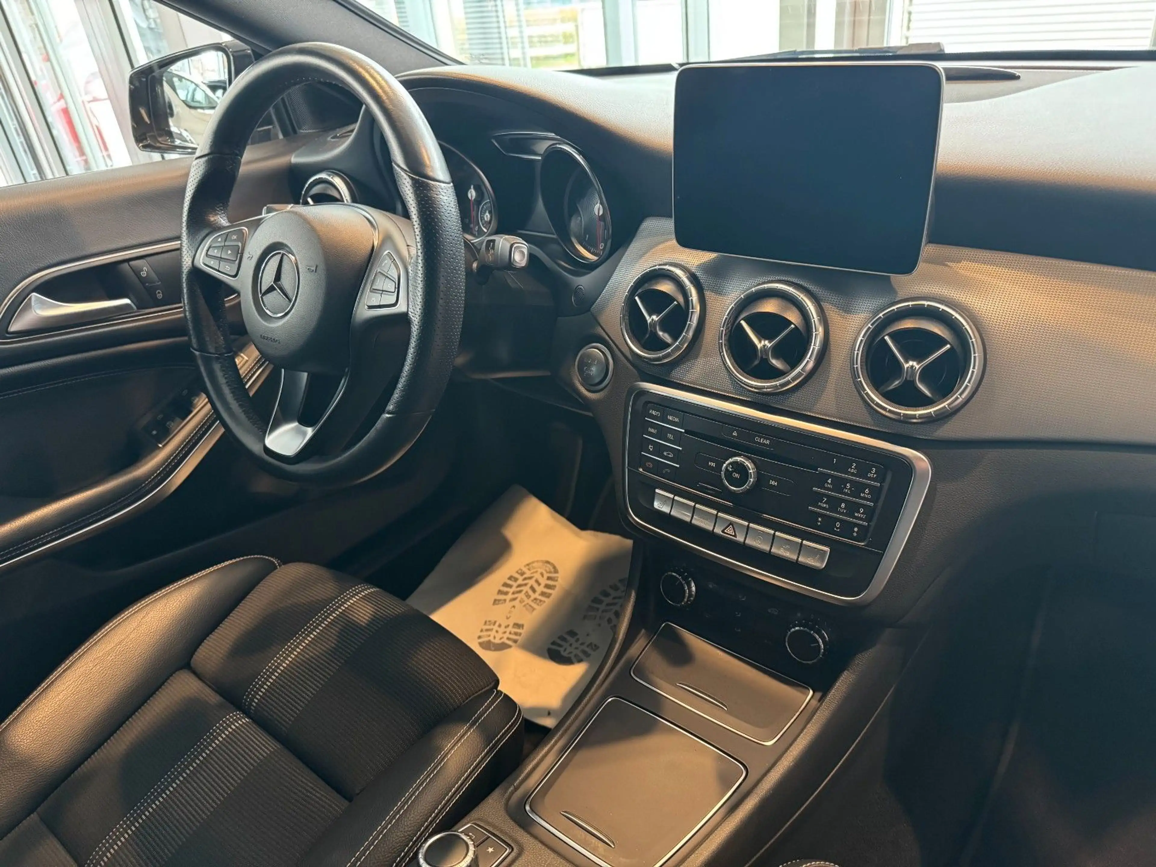 Mercedes-Benz Others CLA Shooting Brake CLA 180 — photo 8
