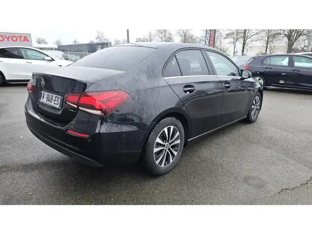 Mercedes-Benz Unknown Model view 3
