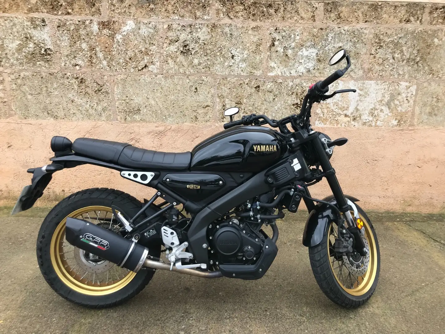 Yamaha XSR 125 Legacy Zwart - 1