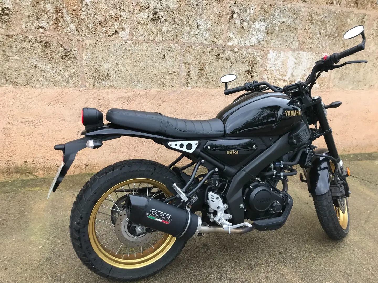 Yamaha XSR 125 Legacy Zwart - 2