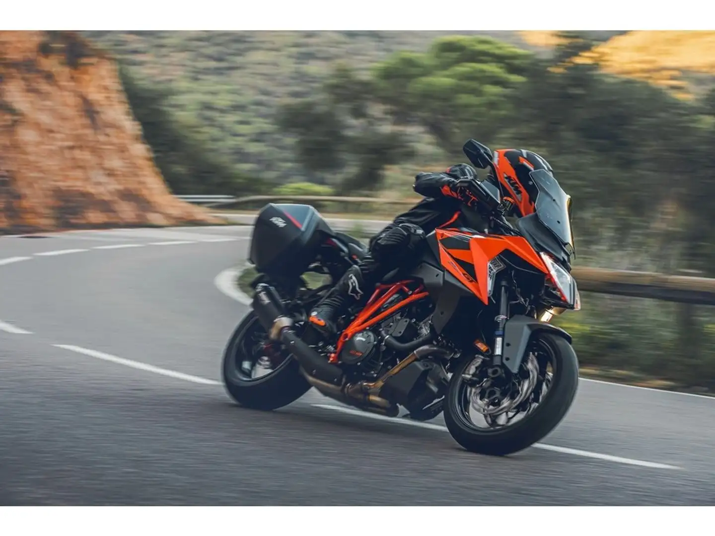 KTM 1290 Super Duke GT Oranje - 2