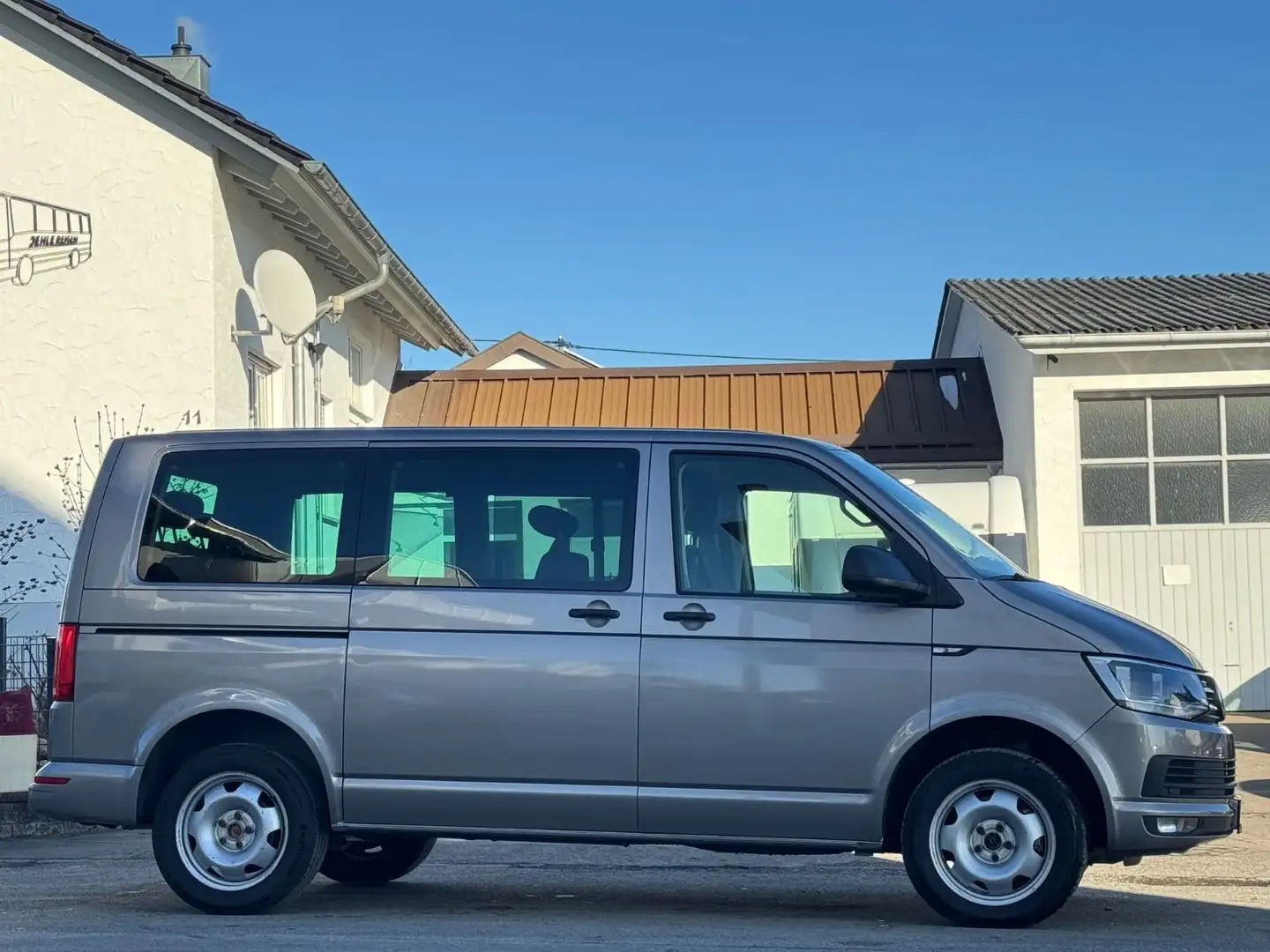 Volkswagen T6 Multivan *ALLRAD*4MOTION*ACC*CAM*AHK*NAVI*SZH* Beige - 2