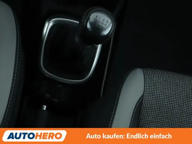 Toyota Yaris view 23