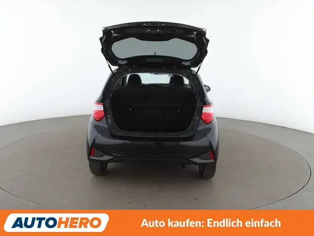 Toyota Yaris view 16