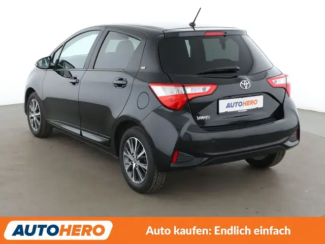 Toyota Yaris view 4