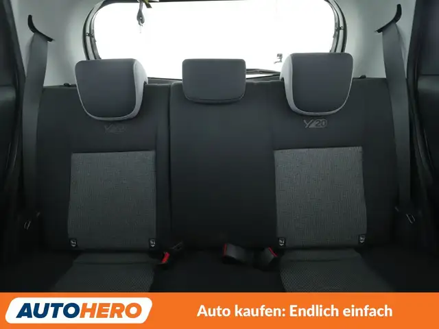 Toyota Yaris view 15