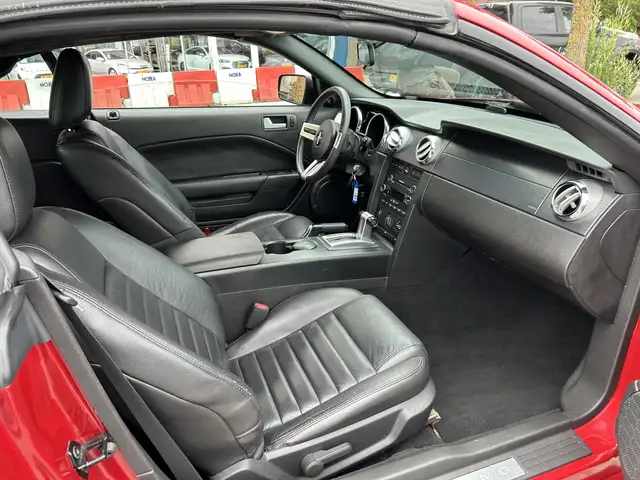 Ford Mustang view 3