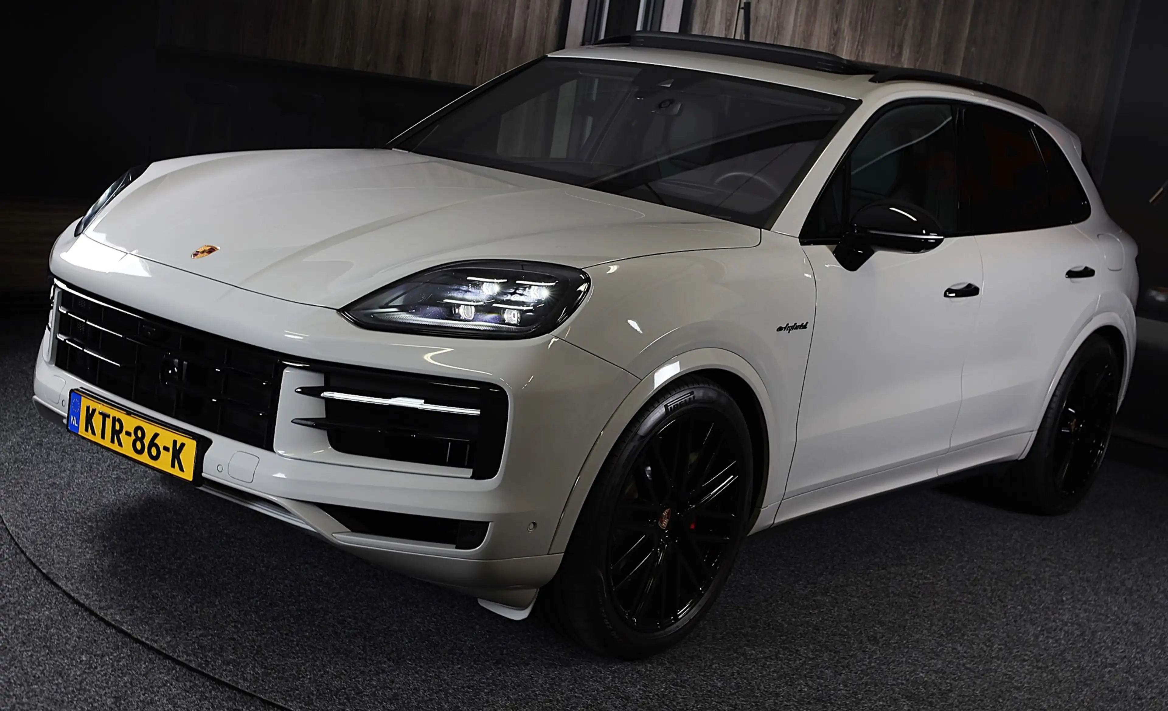 Porsche Cayenne 3.0 S E-Hybrid / 520 Pk / Head Up / 360 Camera / A — photo 44