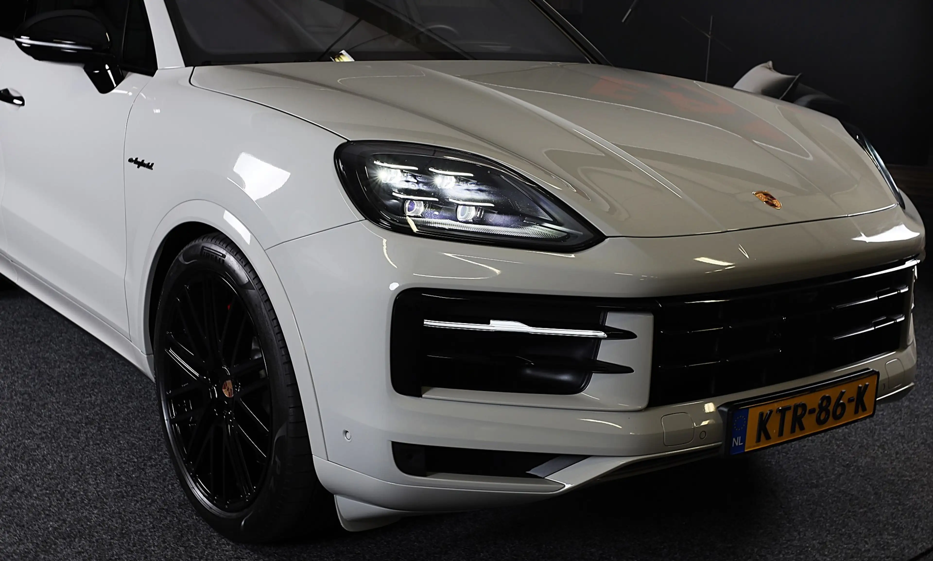 Porsche Cayenne 3.0 S E-Hybrid / 520 Pk / Head Up / 360 Camera / A — photo 38