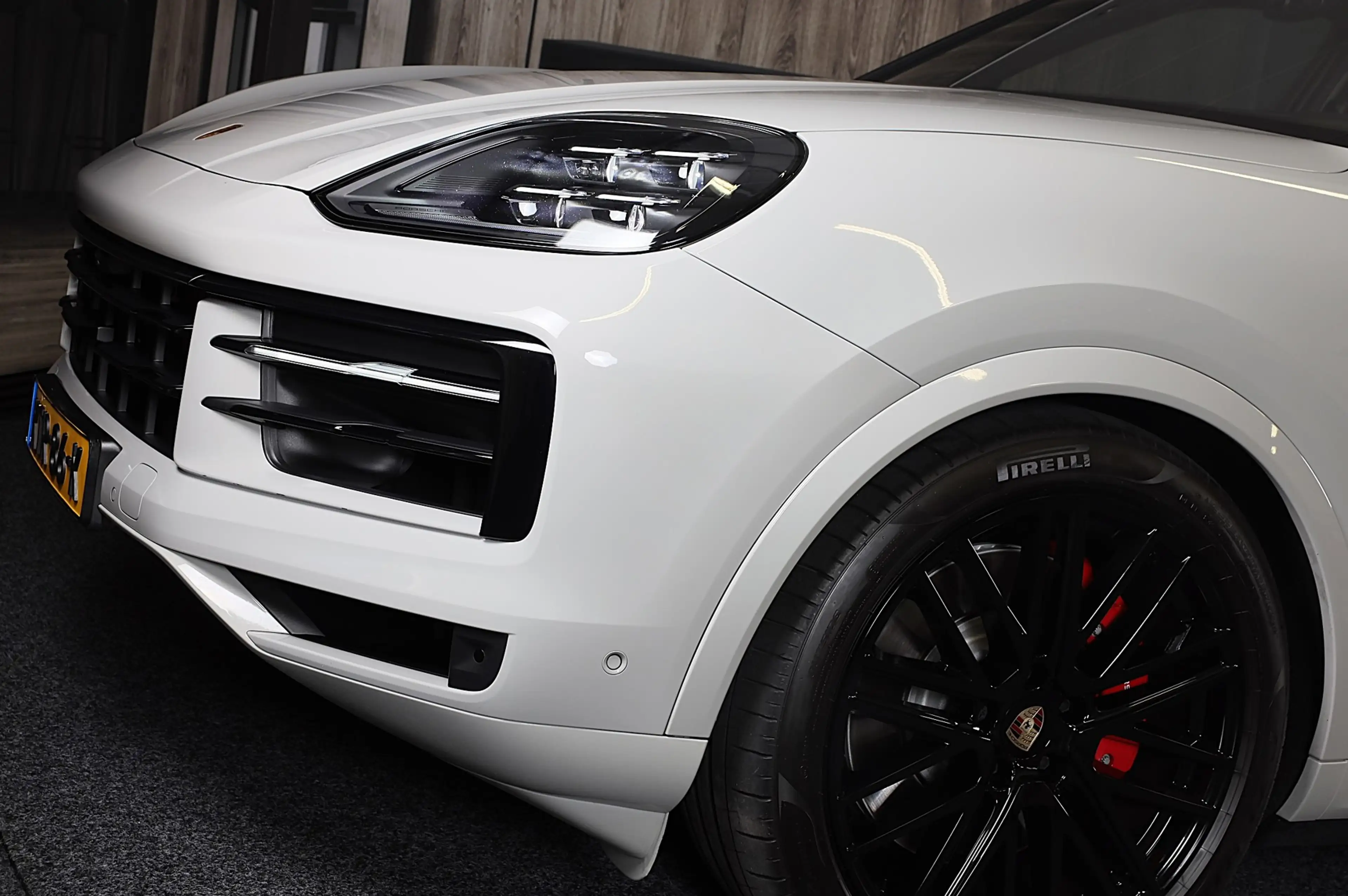 Porsche Cayenne 3.0 S E-Hybrid / 520 Pk / Head Up / 360 Camera / A — photo 42