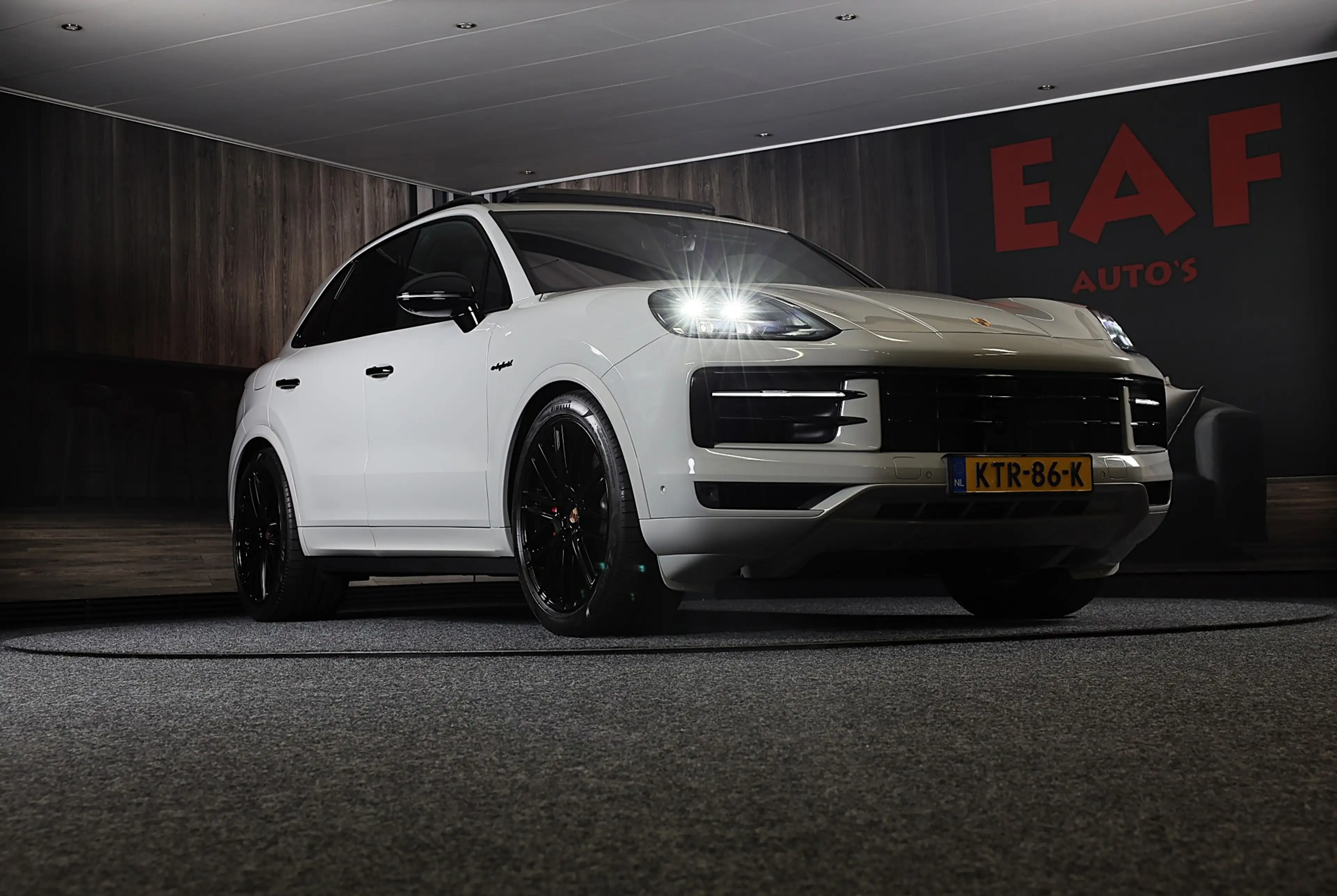 Porsche Cayenne 3.0 S E-Hybrid / 520 Pk / Head Up / 360 Camera / A — photo 36