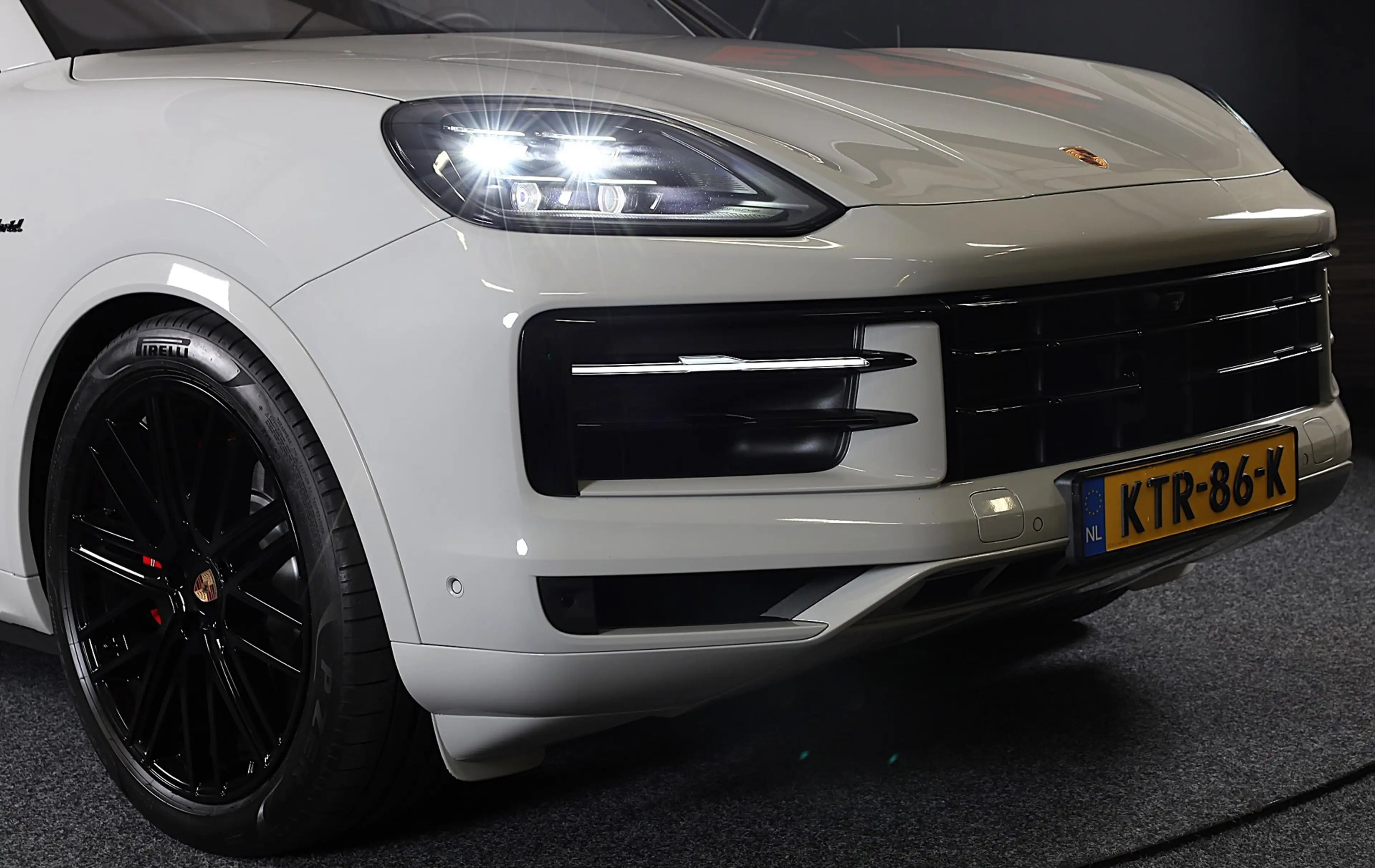 Porsche Cayenne 3.0 S E-Hybrid / 520 Pk / Head Up / 360 Camera / A — photo 46