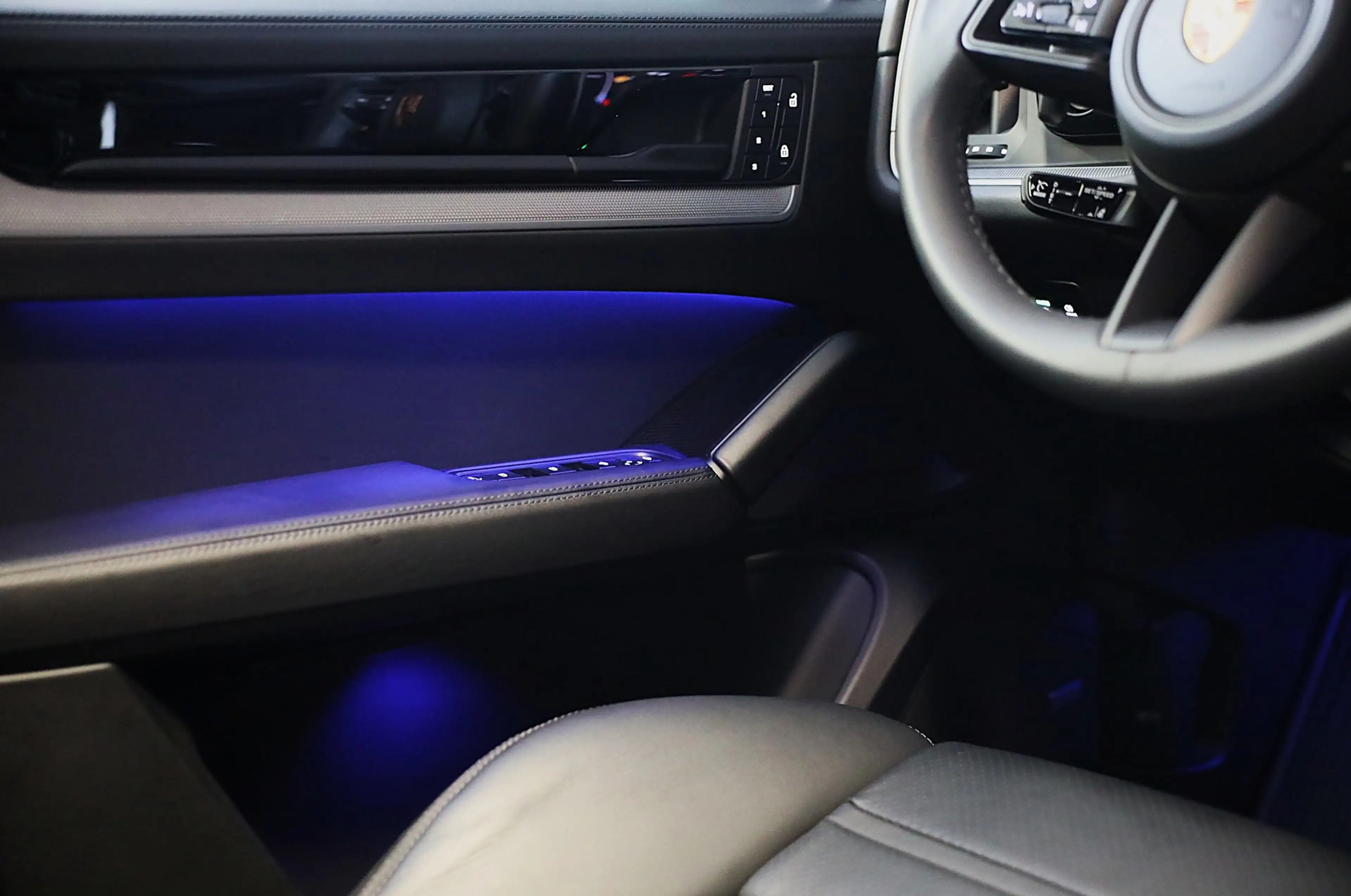 Porsche Cayenne 3.0 S E-Hybrid / 520 Pk / Head Up / 360 Camera / A — photo 32