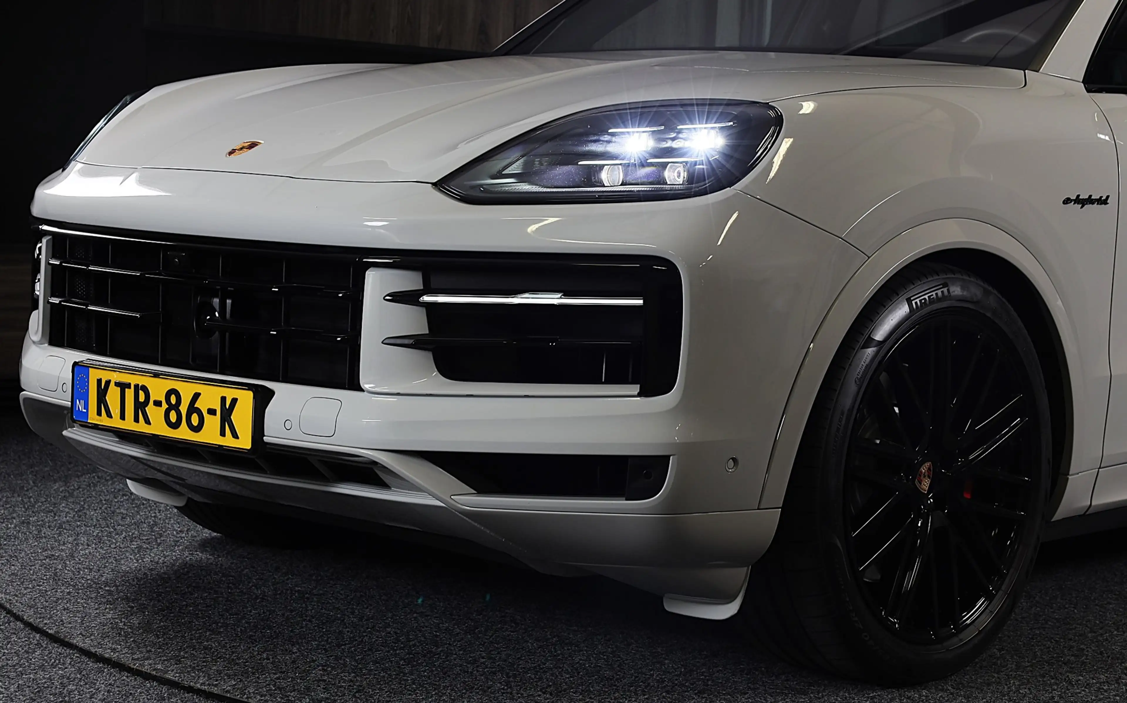Porsche Cayenne 3.0 S E-Hybrid / 520 Pk / Head Up / 360 Camera / A — photo 41