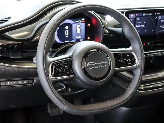 Fiat 500e view 9