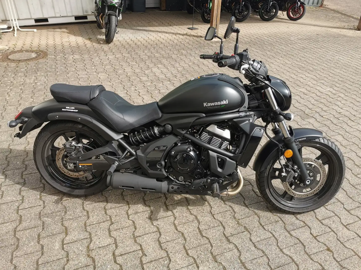 Kawasaki Vulcan S Negru - 2