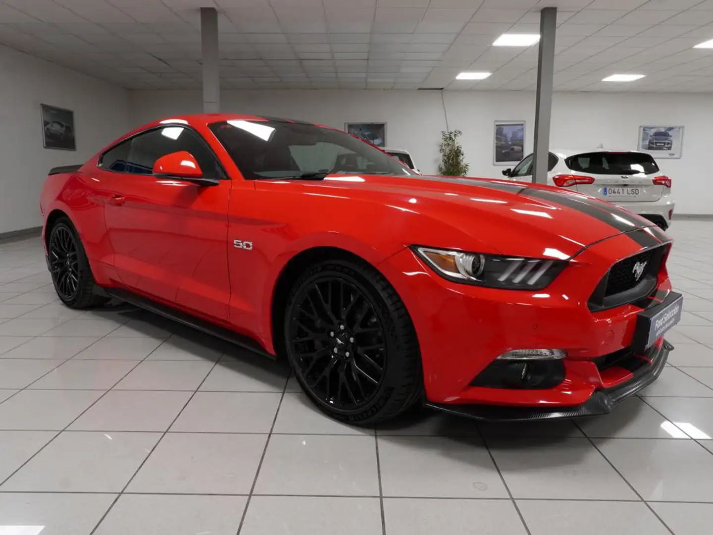Ford Mustang Fastback 5.0 Ti-VCT GT Aut. Rojo - 2