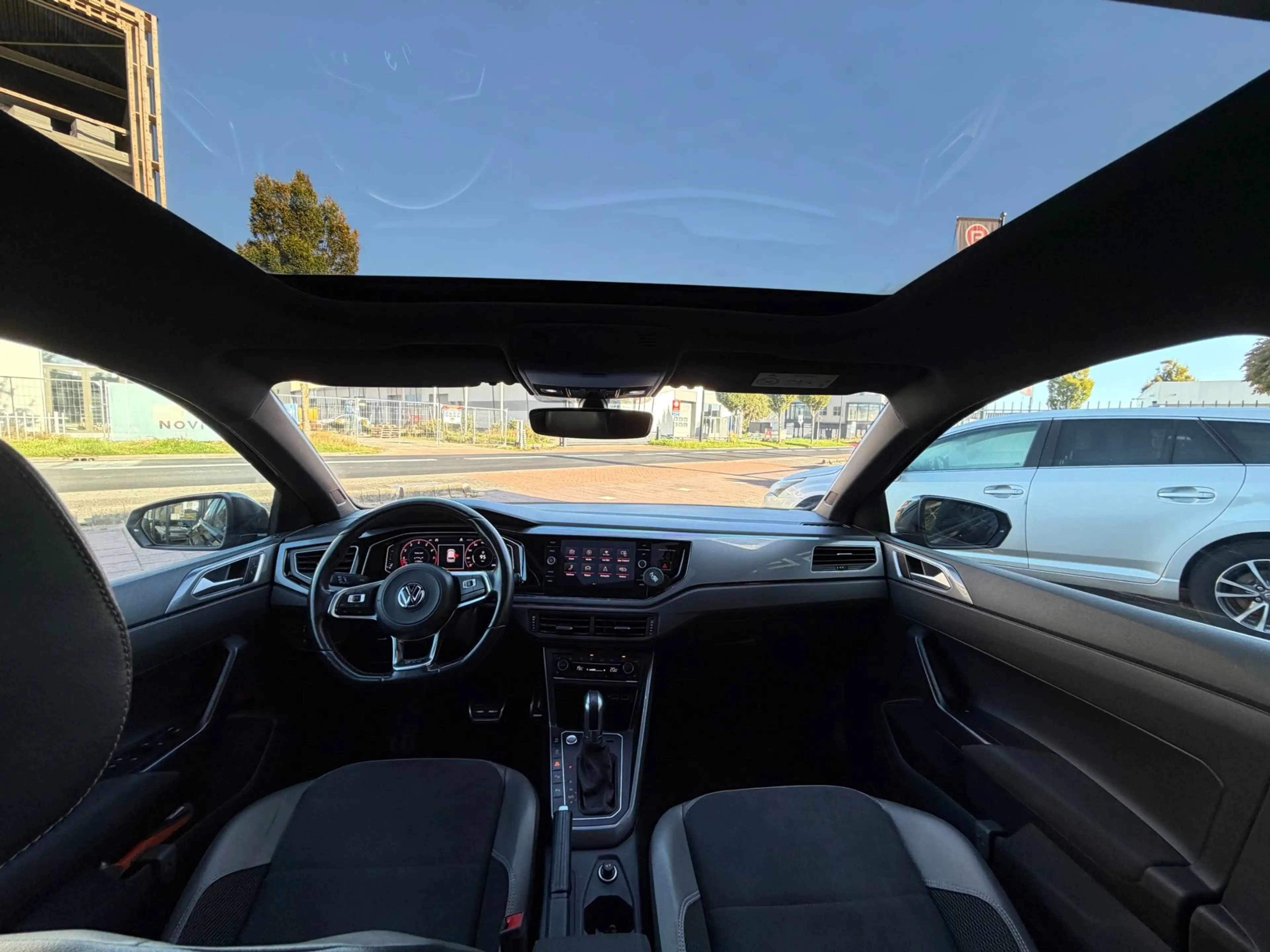 Volkswagen Polo GTI 2.0 TSI AUT|Nav|Acc|Carplay|PANO|Camera — photo 2