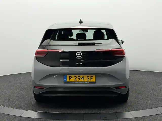Volkswagen ID.3 view 7