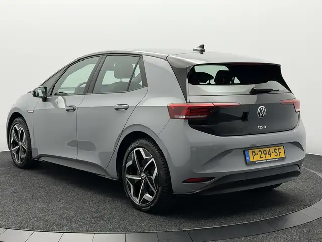 Volkswagen ID.3 view 8