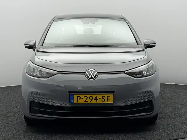 Volkswagen ID.3 view 3