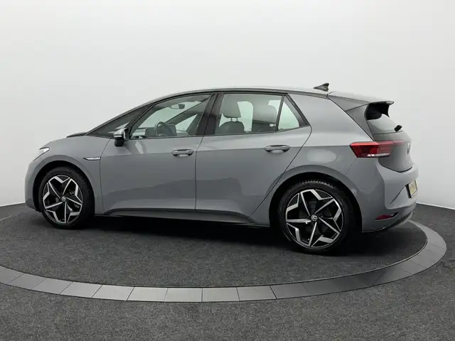 Volkswagen ID.3 view 9