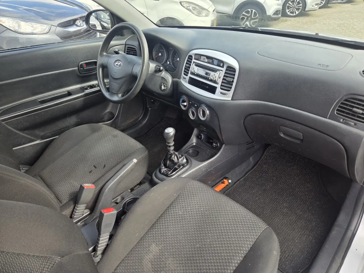 Hyundai ACCENT 1.4i EK 2008-AIRCO-TREKHAAK- Grau - 2