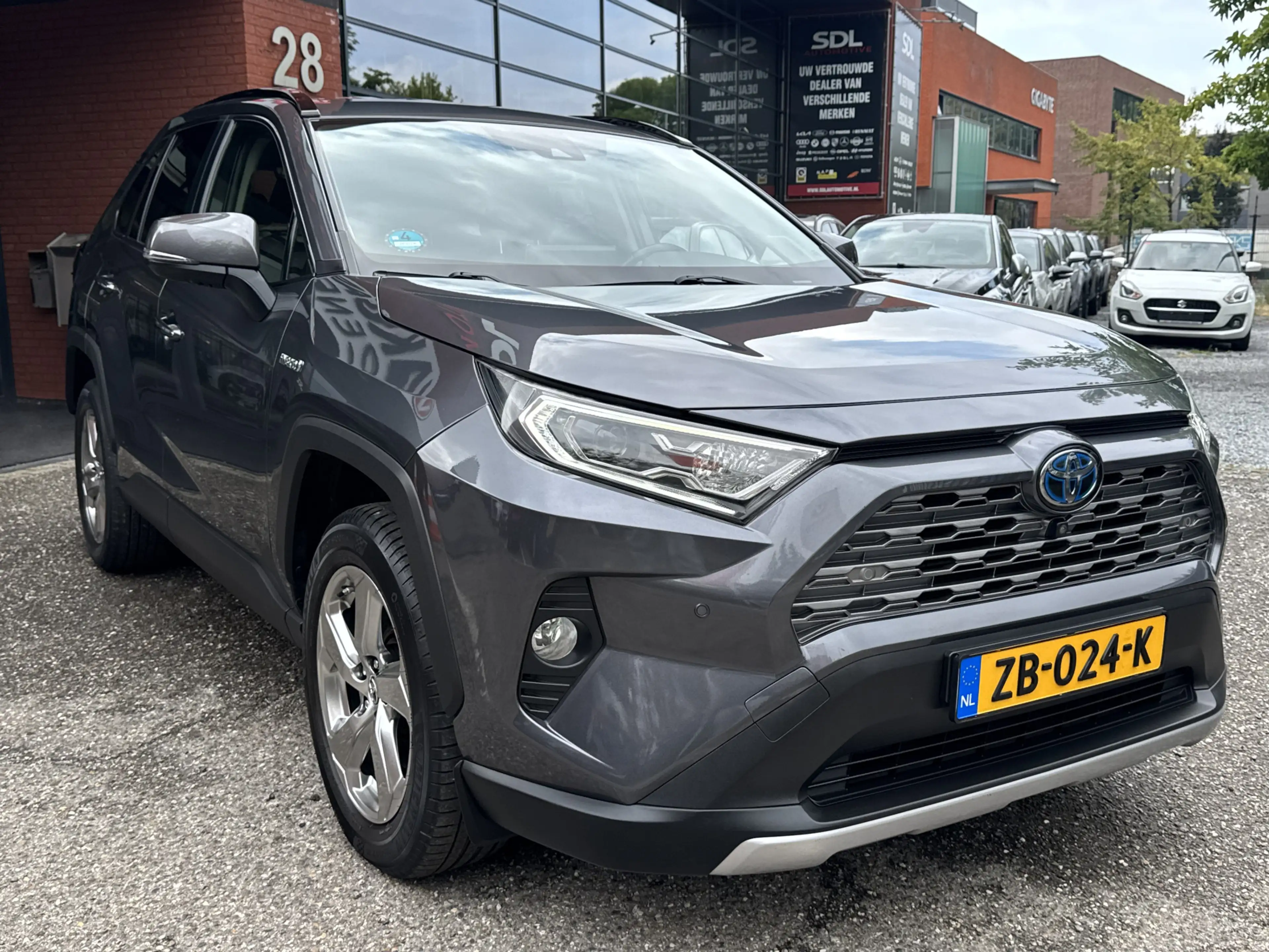 Toyota RAV 4 2.5 Hybrid AWD Executive // MEMORY SEATS // JBL PR — photo 3