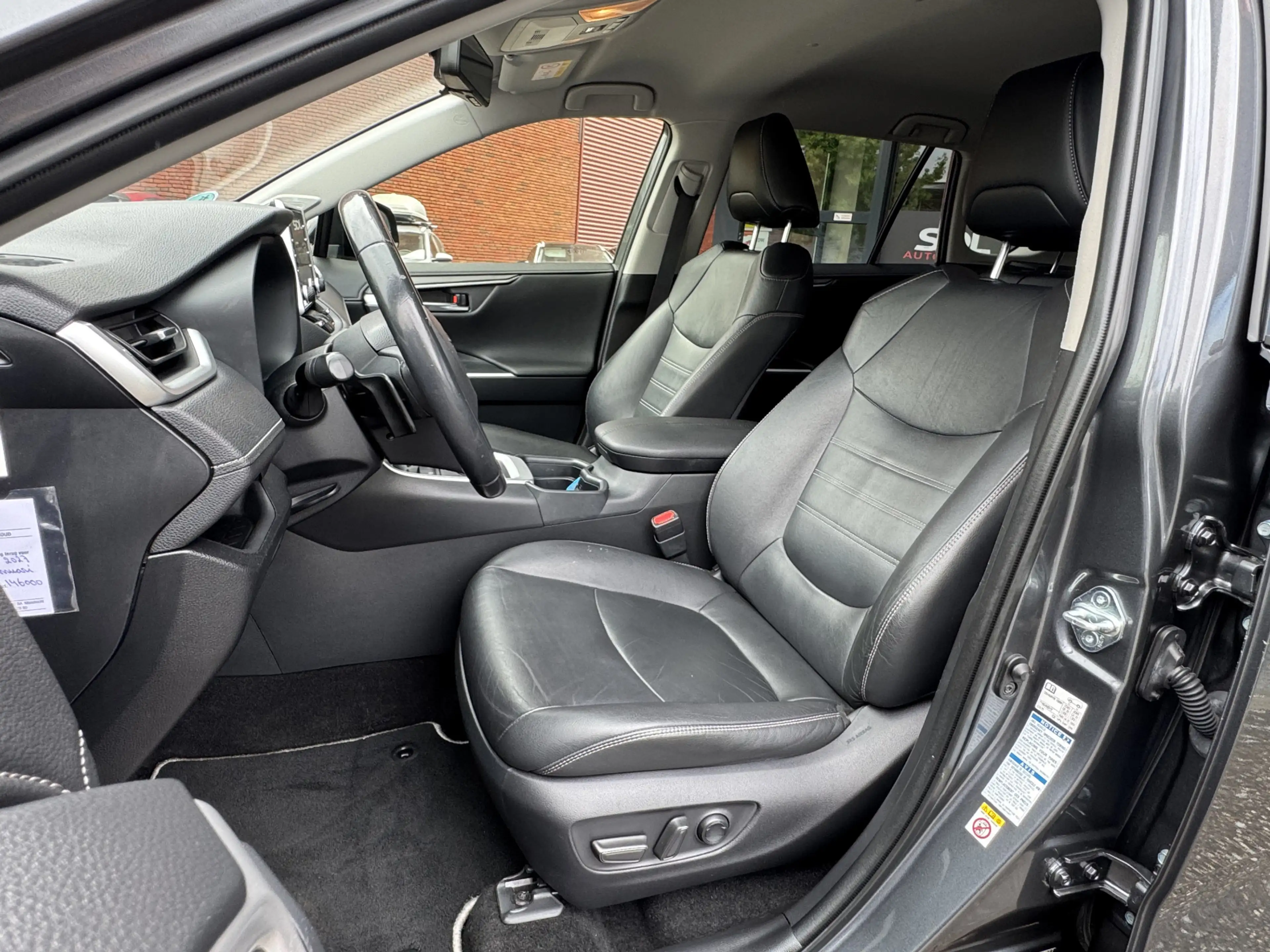 Toyota RAV 4 2.5 Hybrid AWD Executive // MEMORY SEATS // JBL PR — photo 13