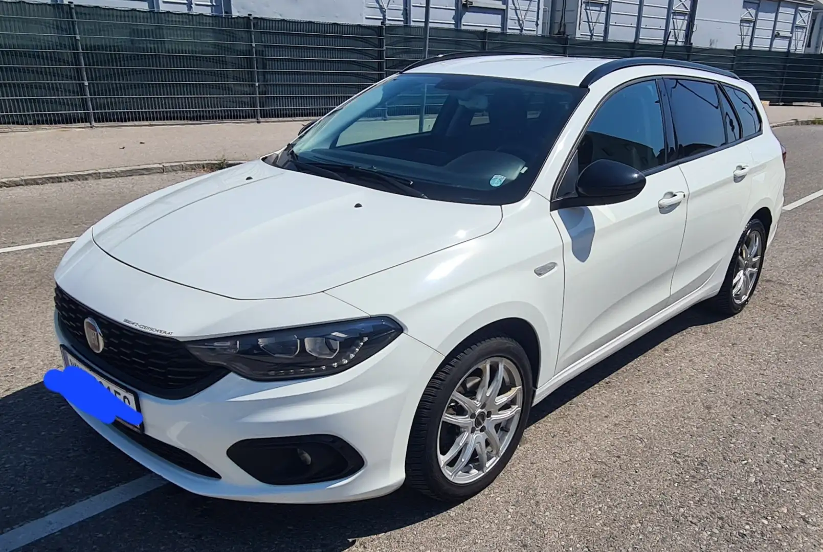 Fiat Tipo AUTOMATIC - 1,6 MultiJet Lounge Weiß - 2
