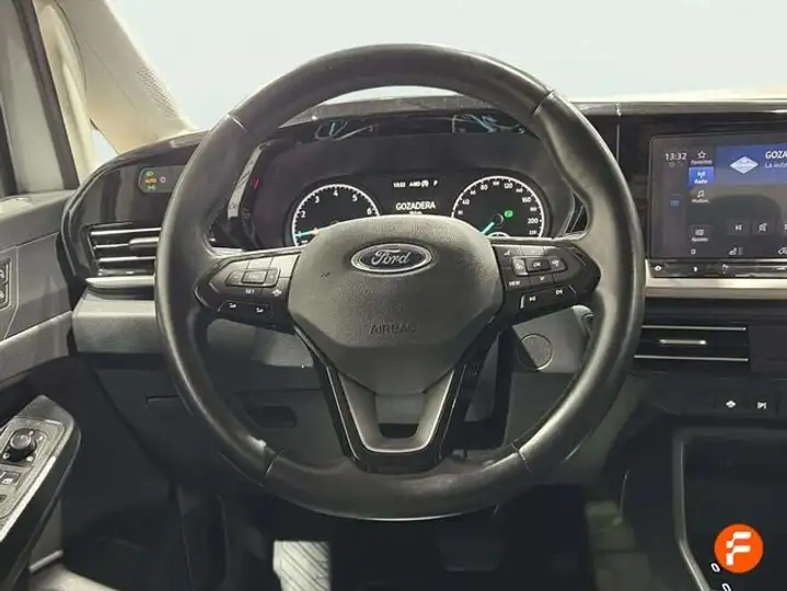 Ford Tourneo Connect 2022, foto 10