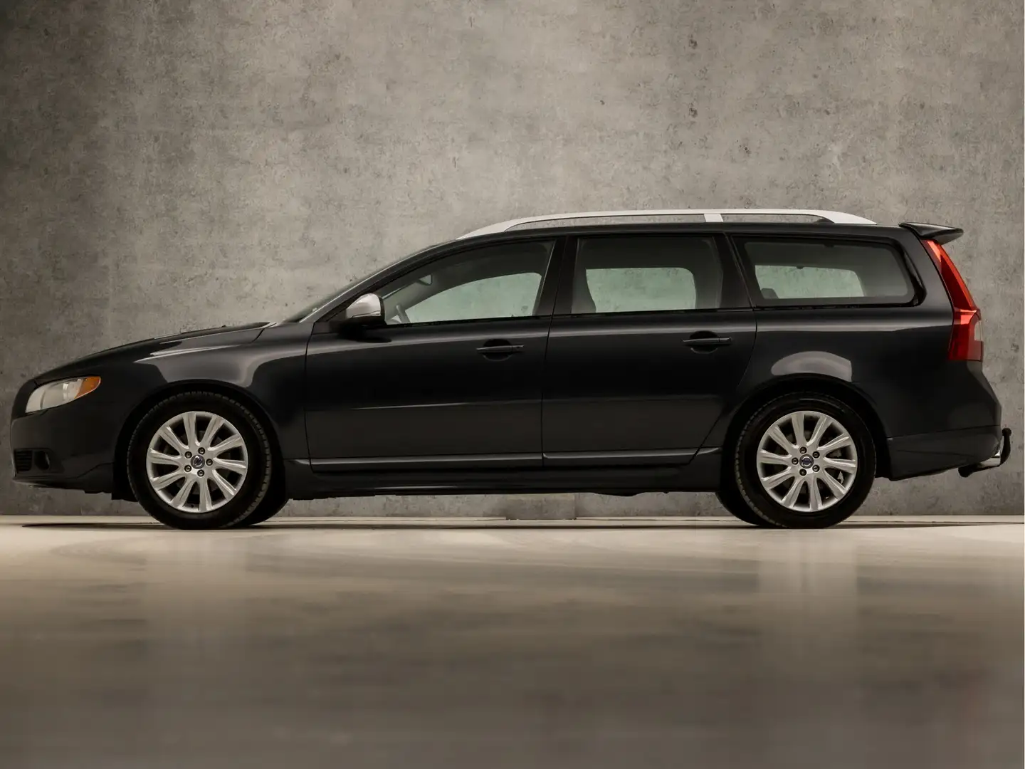 Volvo V70 1.6 T4 R-Design 180Pk Automaat (NAVIGATIE, CLIMATE Gris - 2