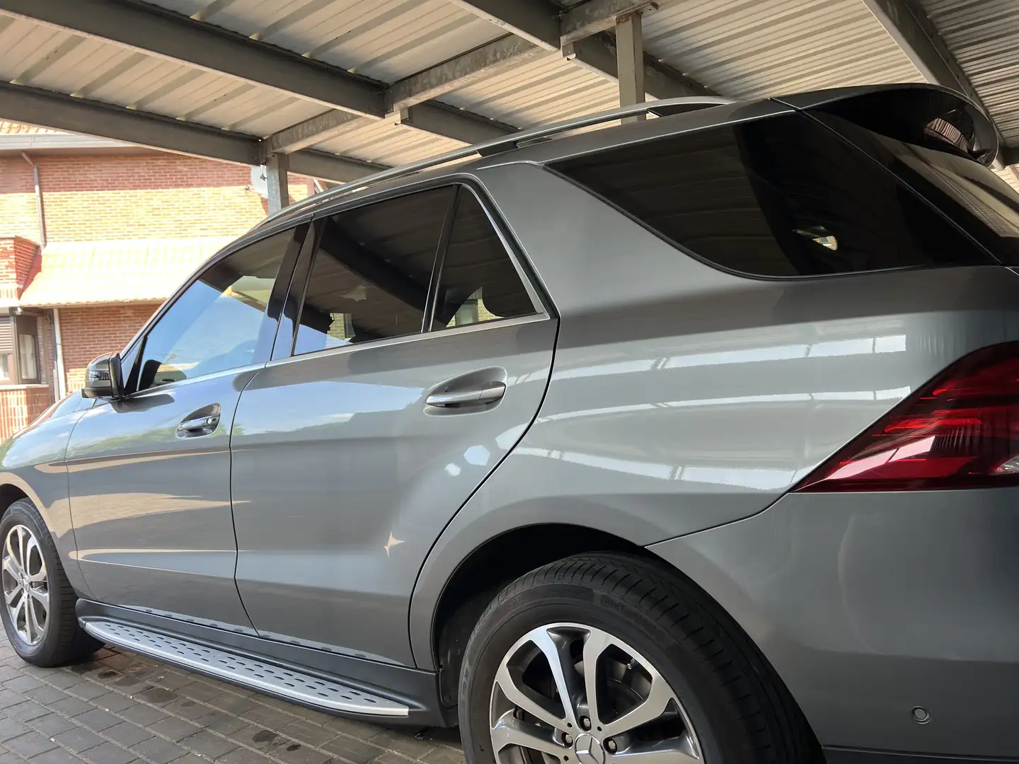 Mercedes-Benz GLE 250 d 4Matic 9G-TRONIC Exclusive - 2
